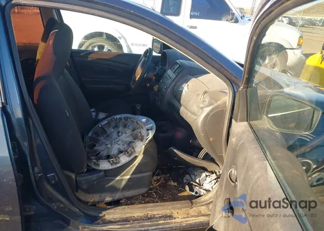 2016 Nissan Versa 1.6 S z USA, uszkodzony, nr VIN 3N1CN7AP8GL860666